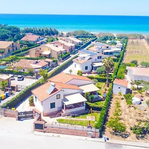 Vacanze Mare Nostrum - In Front Of The With Pool Vakantiehuis Campofelice Di Roccella